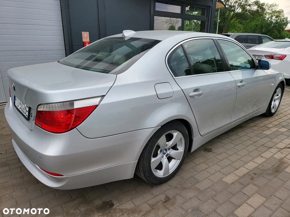 BMW Seria 5 520i - 15