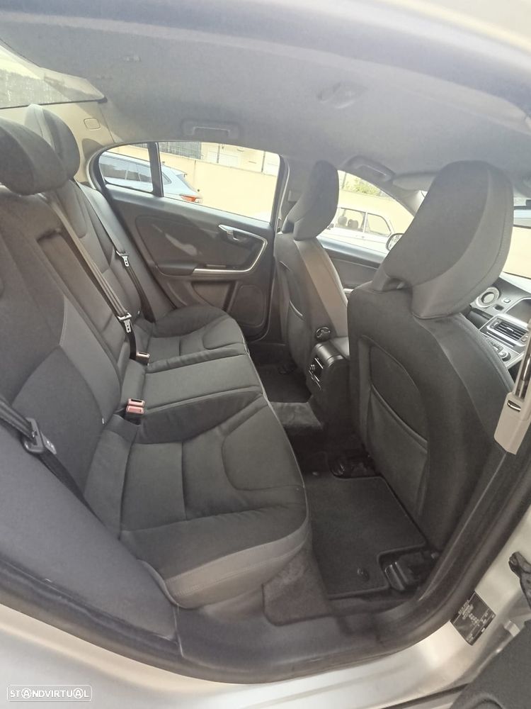 Volvo S60 2.0 D4 Momentum Start/Stop - 20