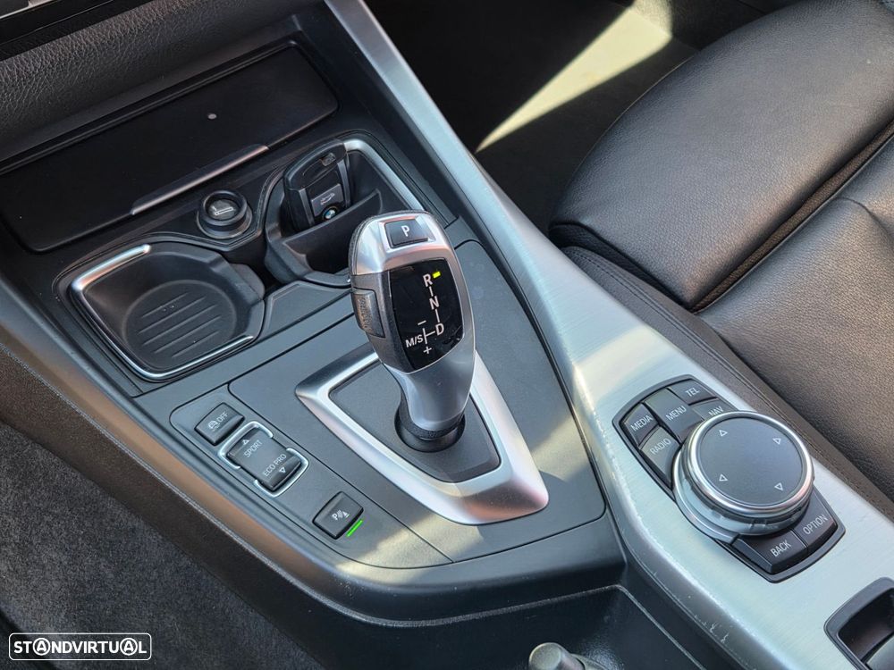 BMW 218 - 26