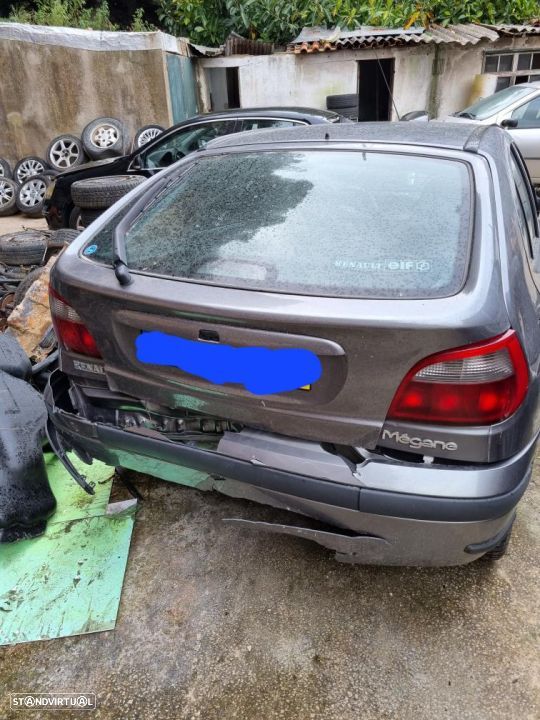 Renault Megane 1.4 16 v  só para peças - 3
