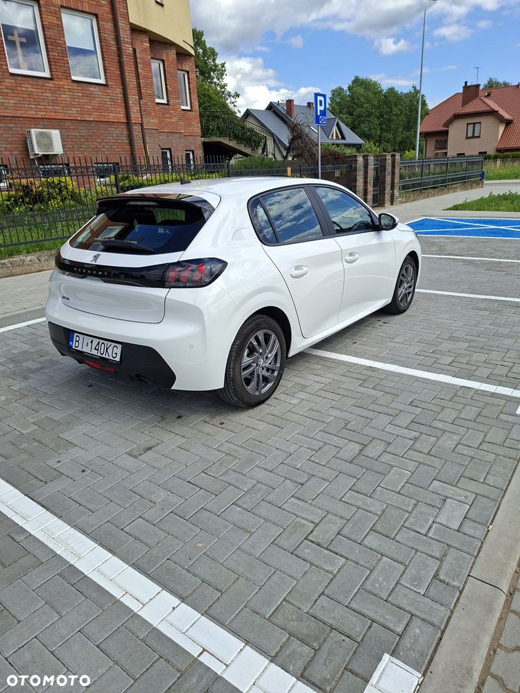 Peugeot 208 - 3