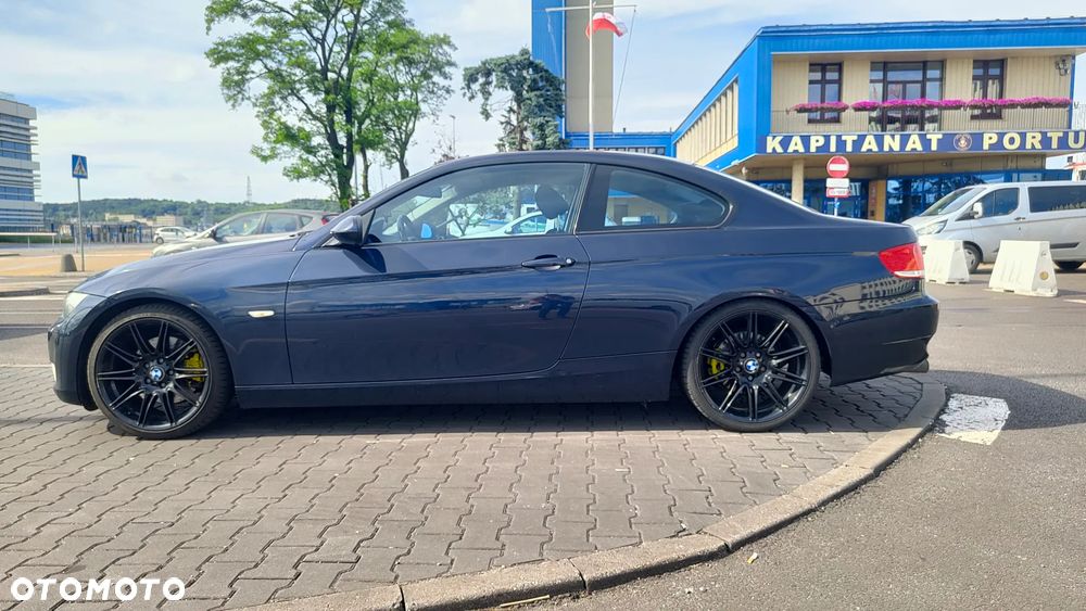 BMW Seria 3 325i - 4