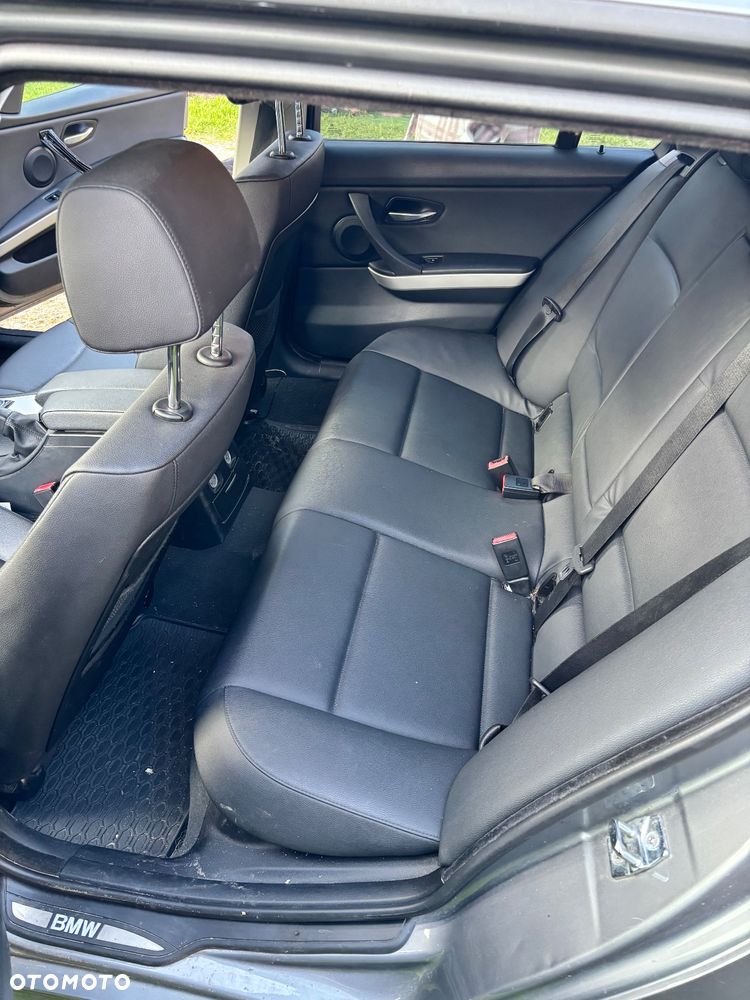 BMW Seria 3 318d - 12