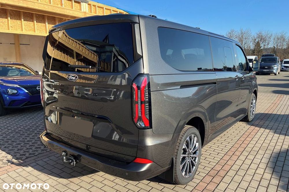 Ford Tourneo Custom - 9