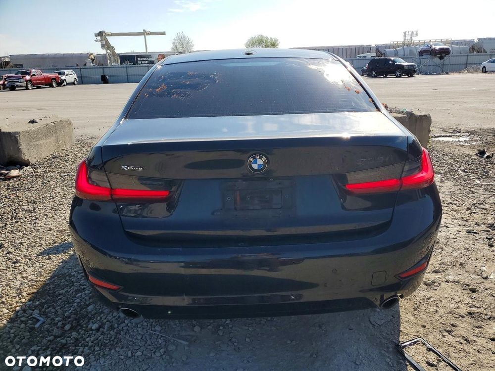 BMW Seria 3 330i xDrive Sport Line - 6