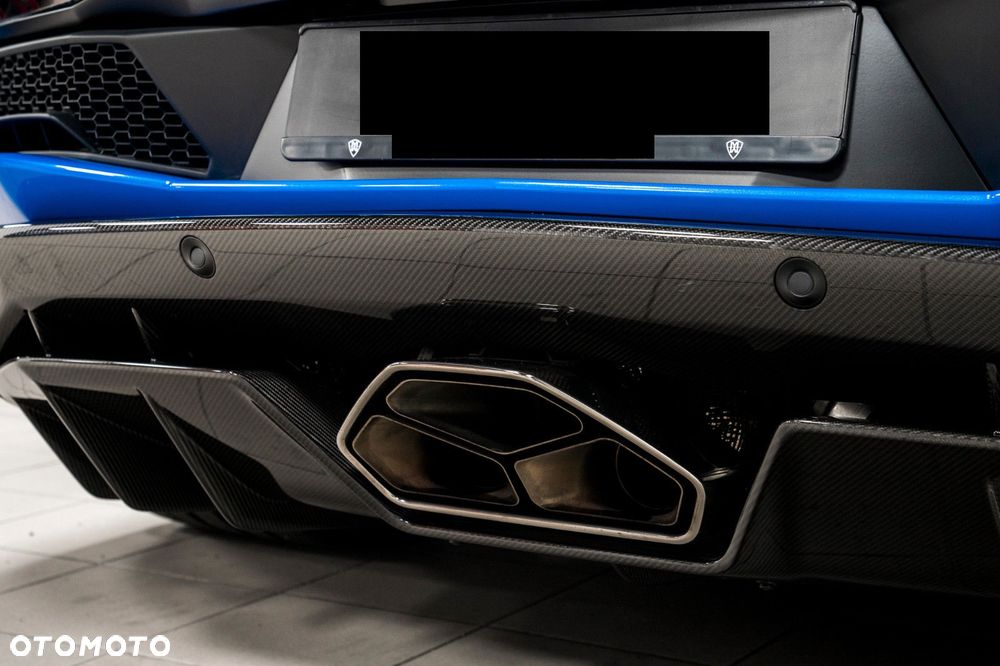 Lamborghini Aventador - 11