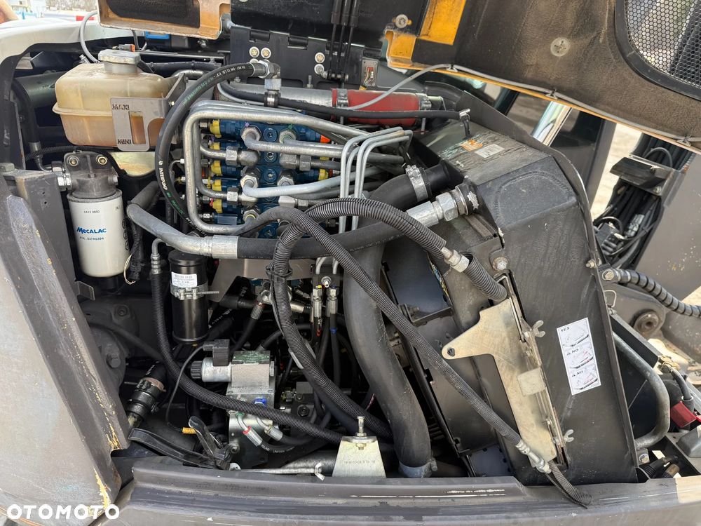 Mecalac 8MCR / Komplet Łyżek -Widły / 8 ton - 17