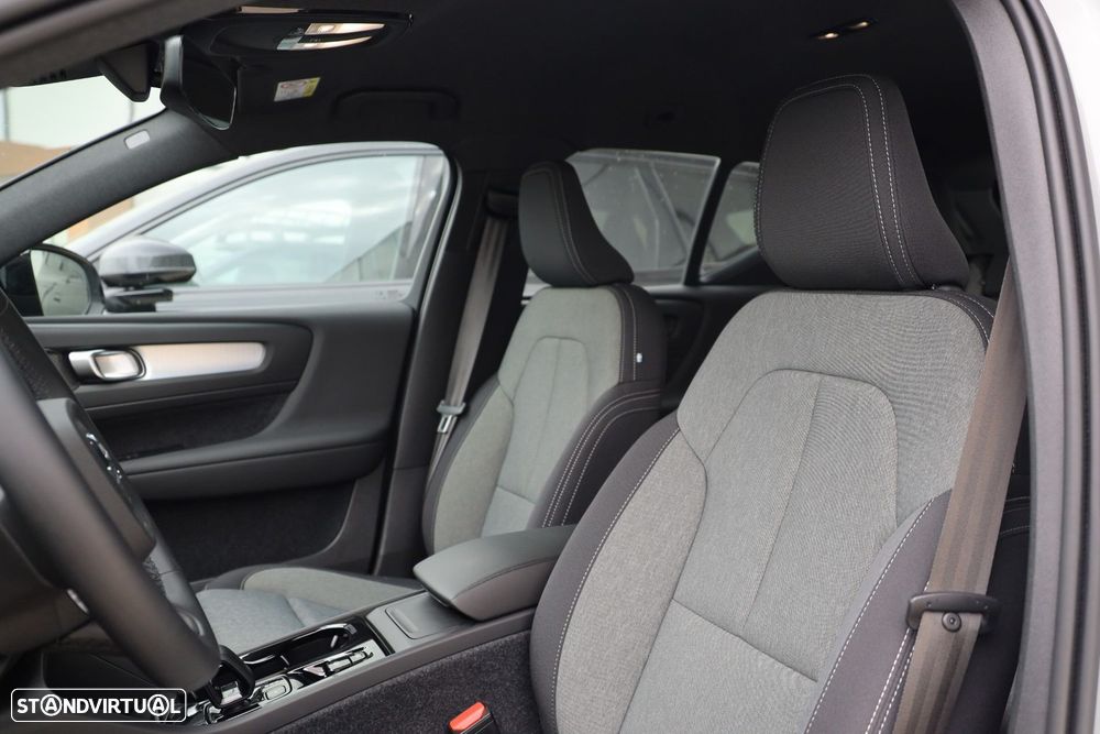 Volvo XC 40 2.0 B3 Plus Dark - 7
