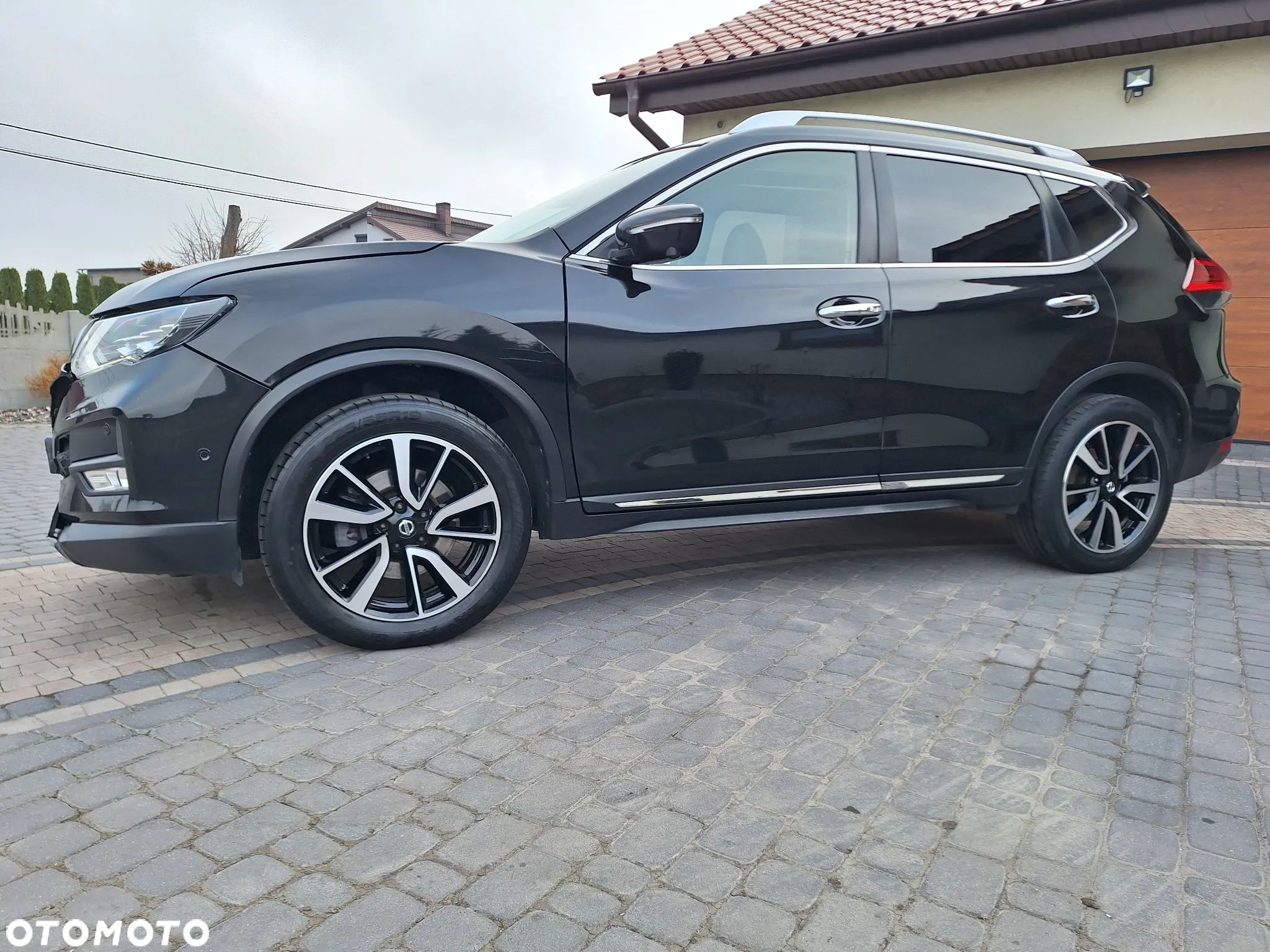 Nissan X-Trail 1.7 dCi Tekna 2WD Xtronic - 1
