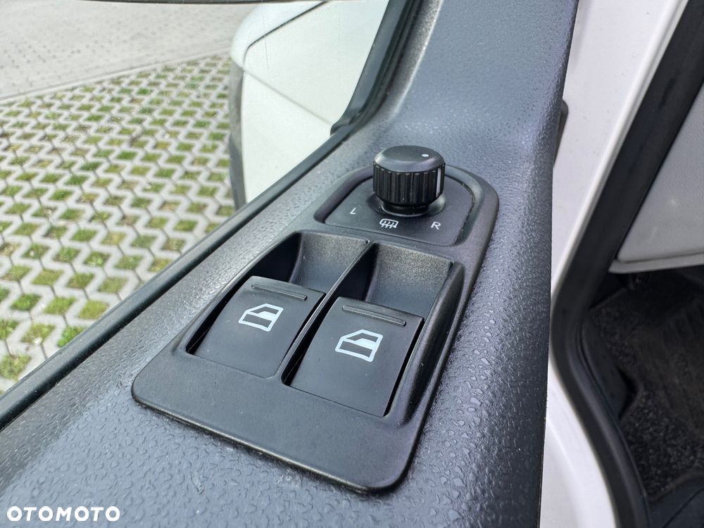 Volkswagen Transporter - 35