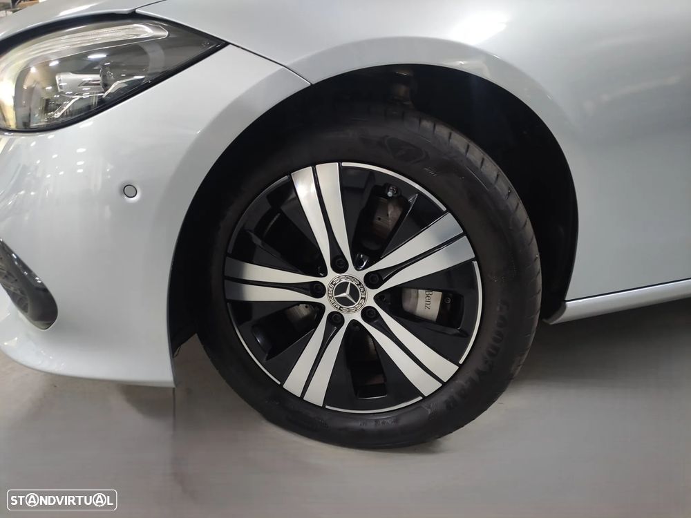 Mercedes-Benz C 300 e Avantgarde - 5