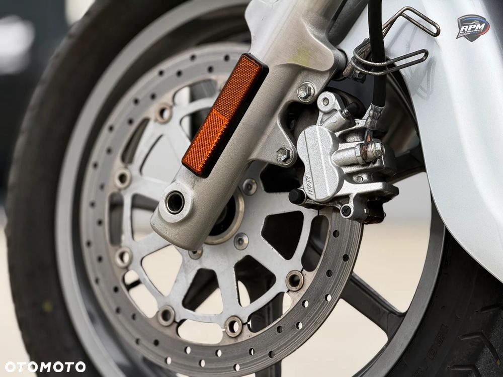 Suzuki Boulevard - 24