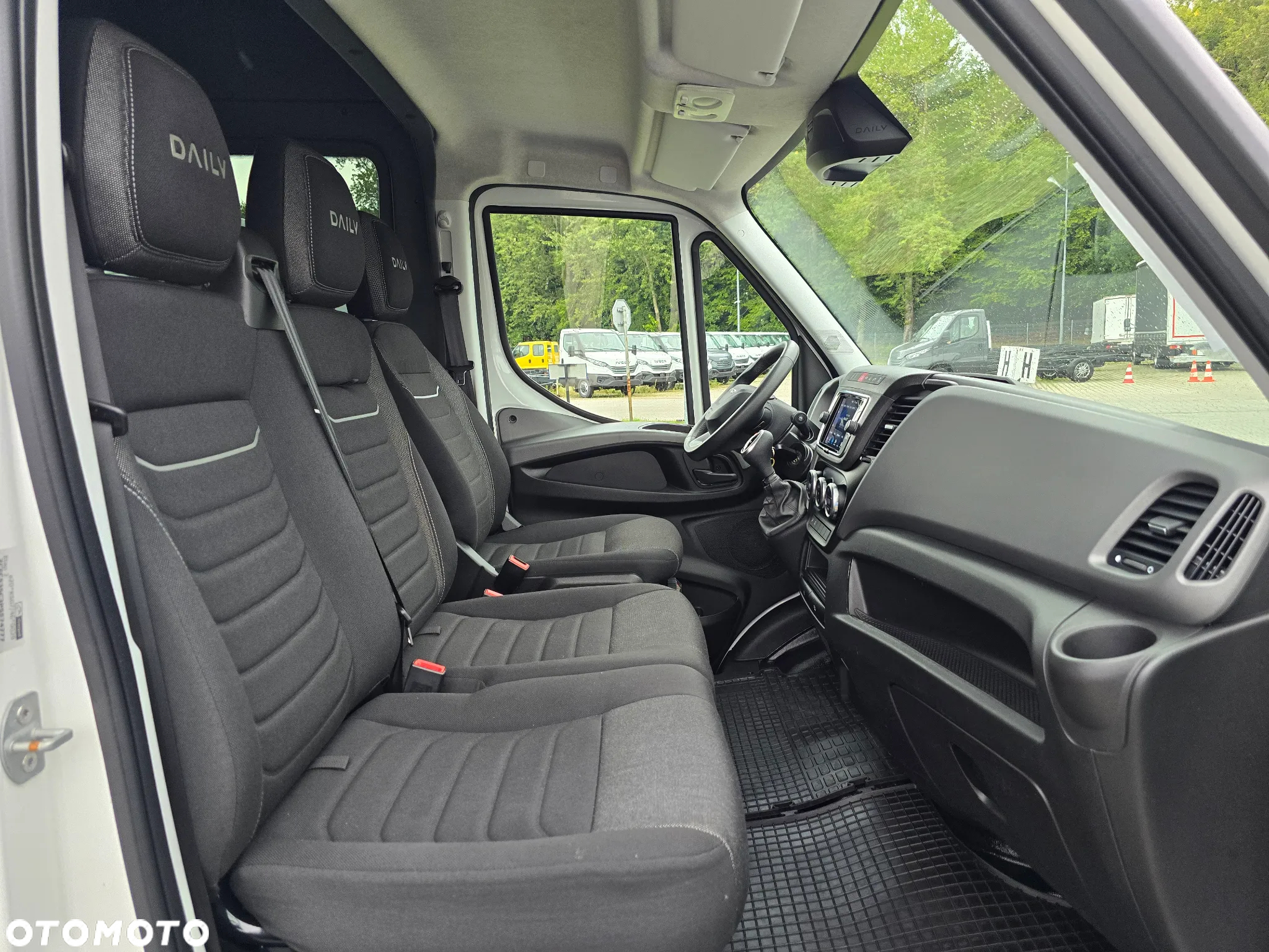 Iveco DAILY 35S18 BRYGADÓWKA - 21