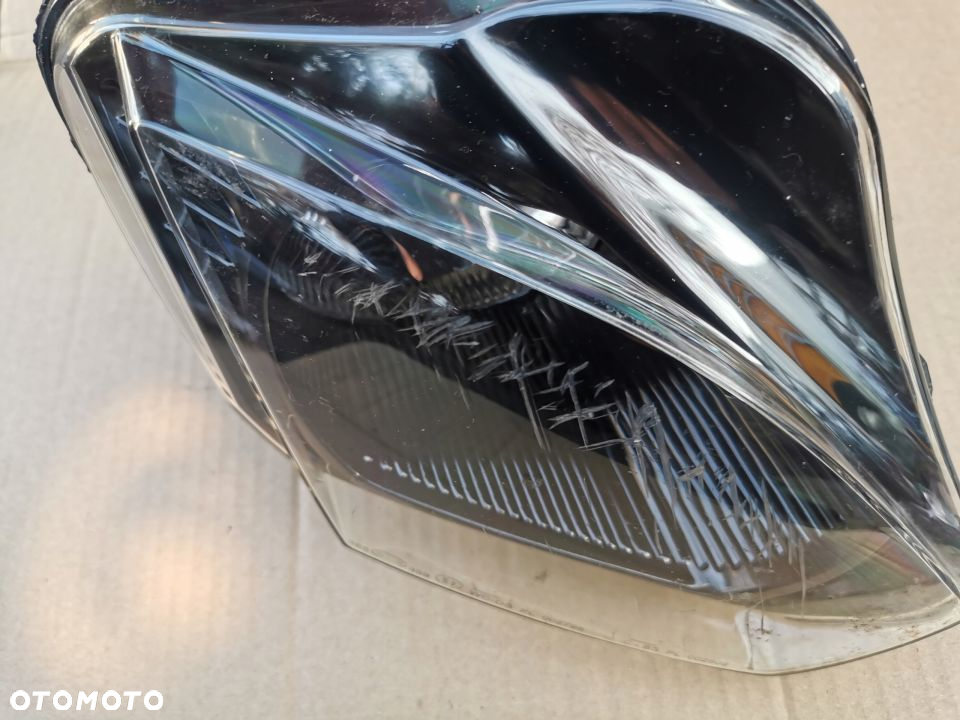 REFLEKTOR LAMPA prawa przód DERBI GPR 50/125 - 3