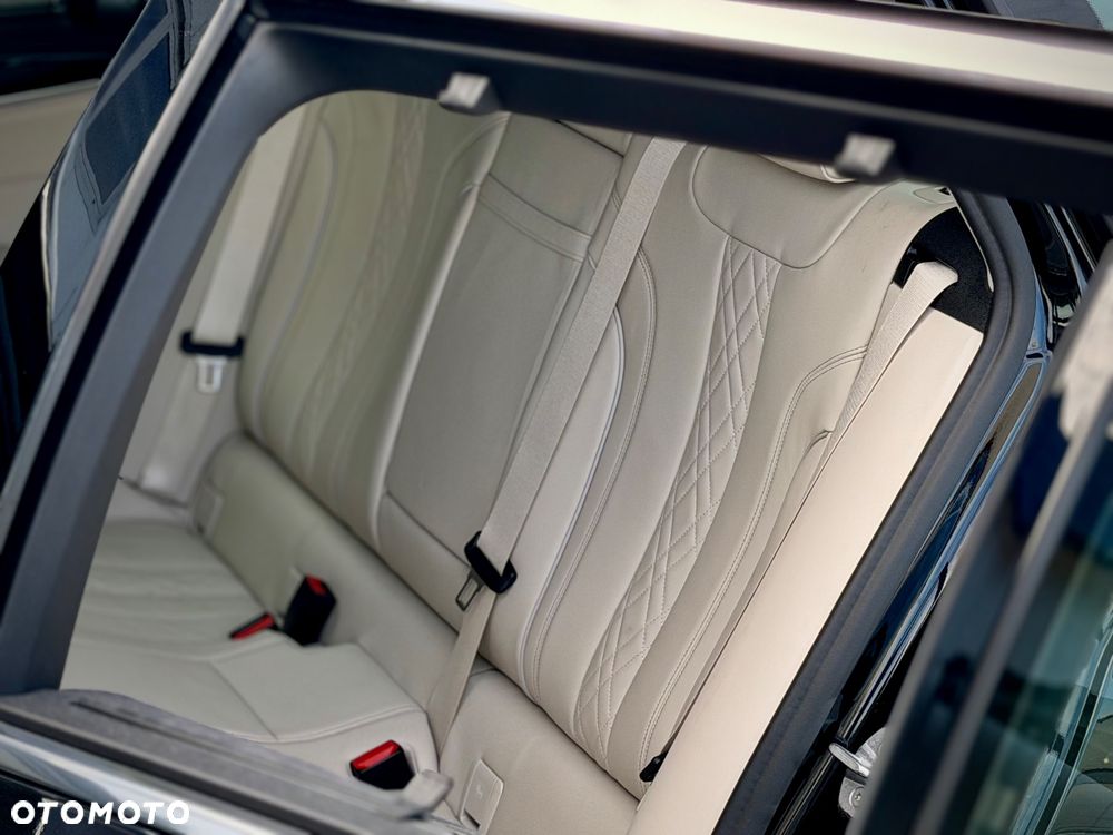 BMW Seria 5 540d xDrive mHEV Luxury Line - 25
