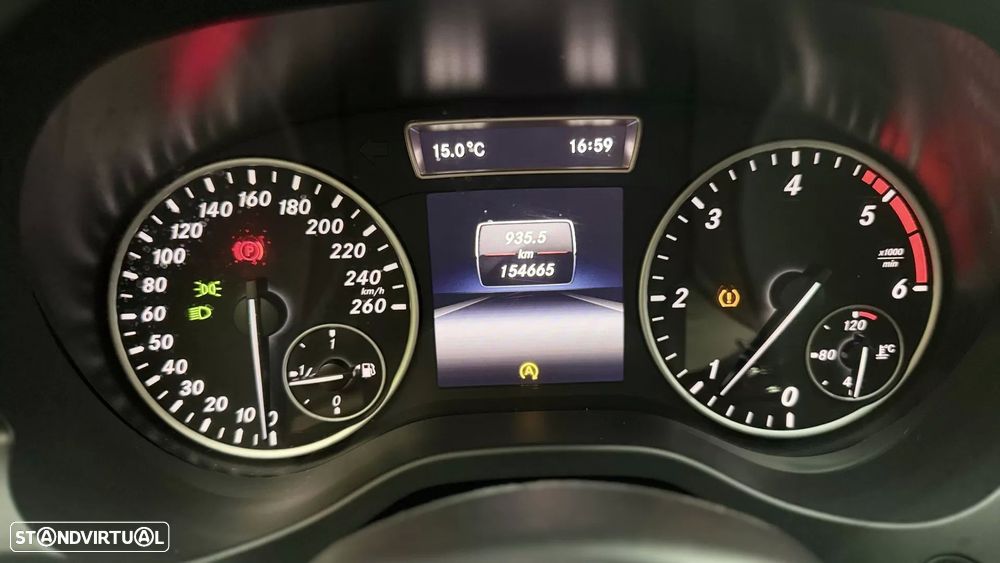 Mercedes-Benz GLA 180 CDI Urban - 11