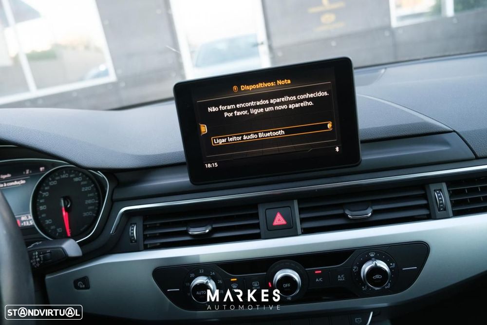 Audi A4 2.0 TDI Design S tronic - 30