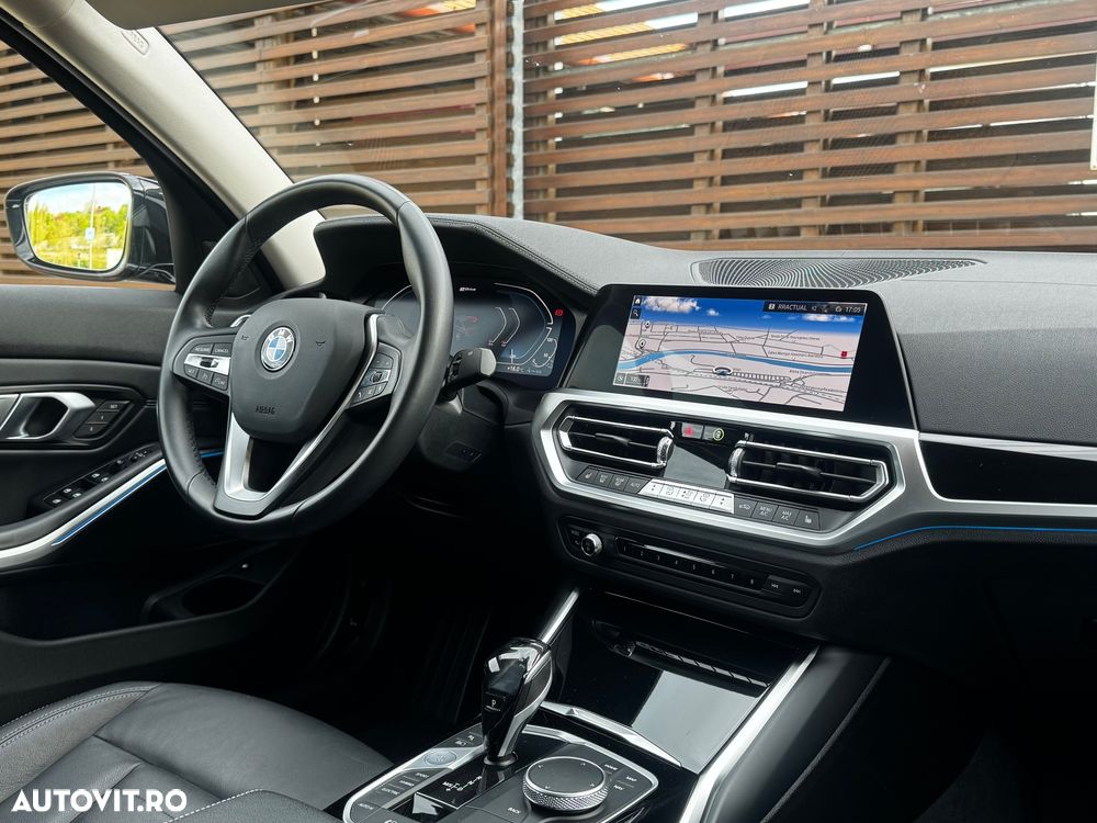 BMW Seria 3 330e Aut. Luxury Line - 24