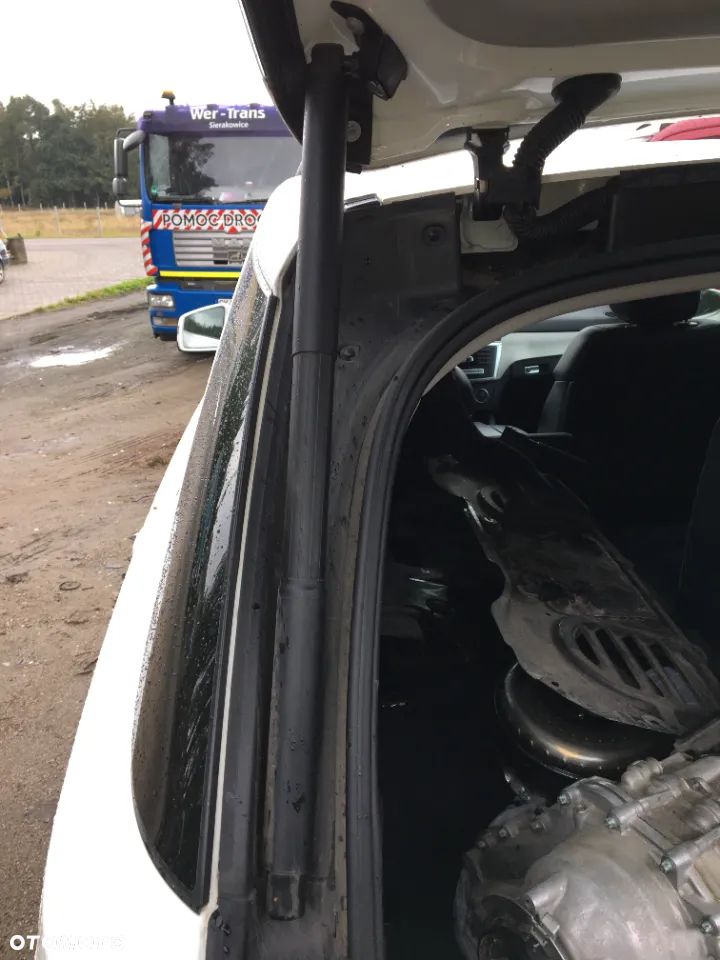 Siłowniki bagażnika Mercedes ML W166 2011-2015