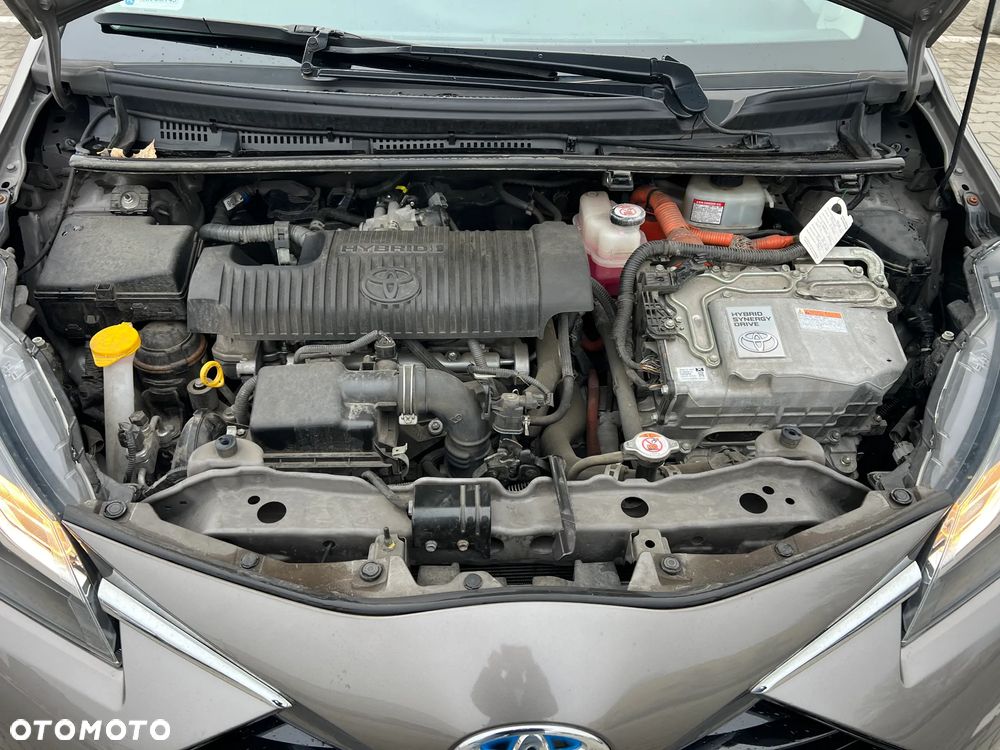 Toyota Yaris Hybrid 100 Active - 11