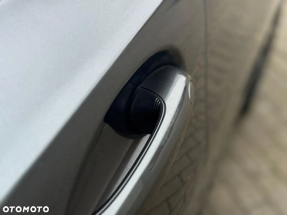 BMW Seria 3 330i xDrive M Sport sport - 7