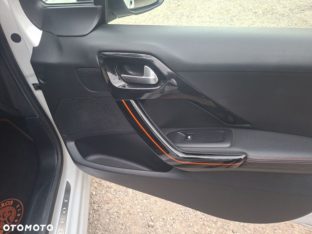 Peugeot 208 1.2 PureTech Allure S&S - 20