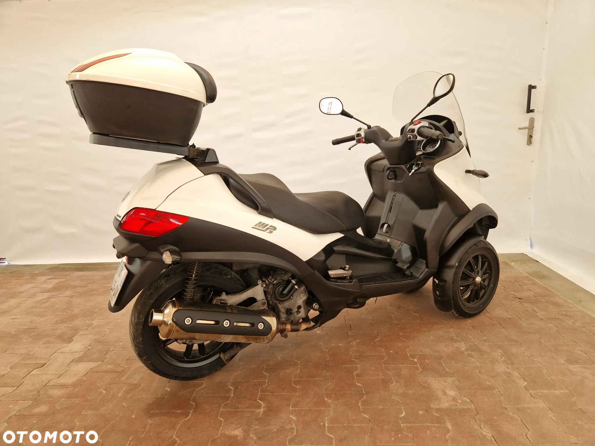 Piaggio MP-3 - 6