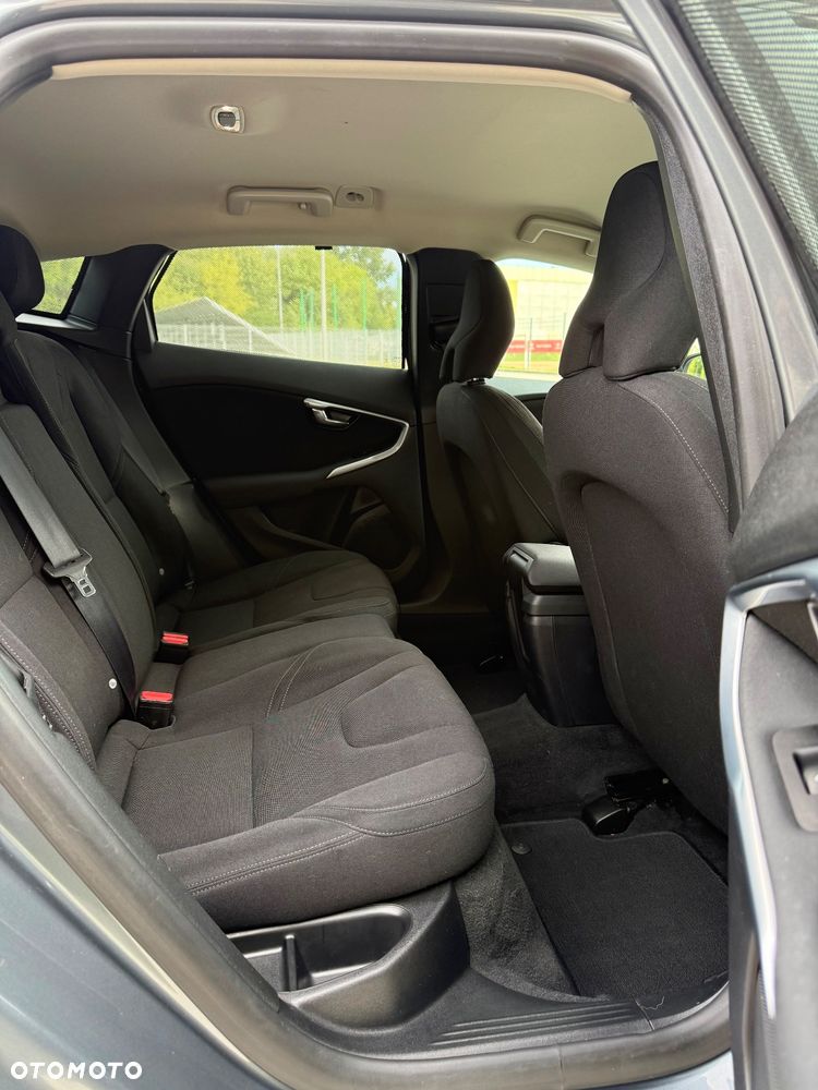 Volvo V40 D4 Geartronic Momentum - 33
