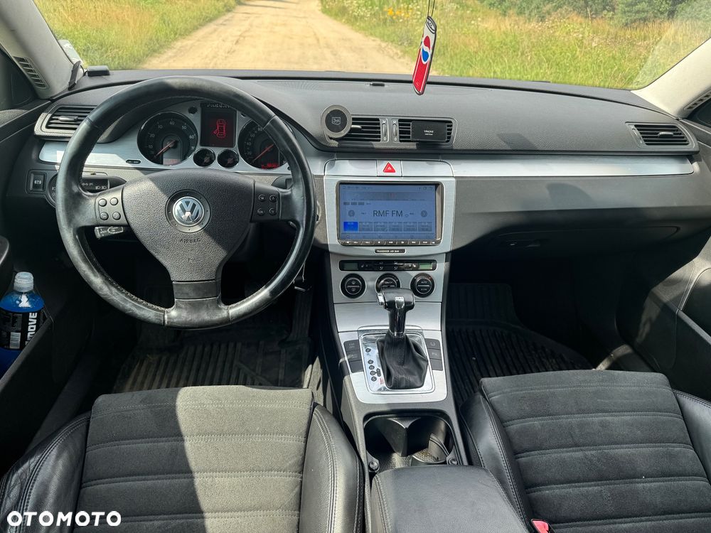 Volkswagen Passat 3.2 V6 FSI 4Mot Highline DSG - 11