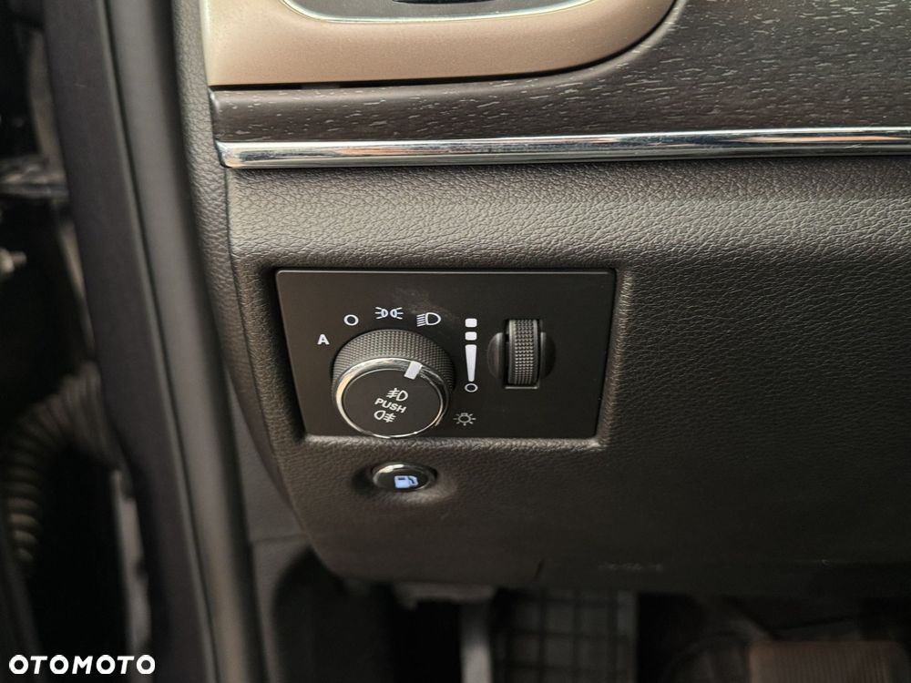 Jeep Grand Cherokee - 30
