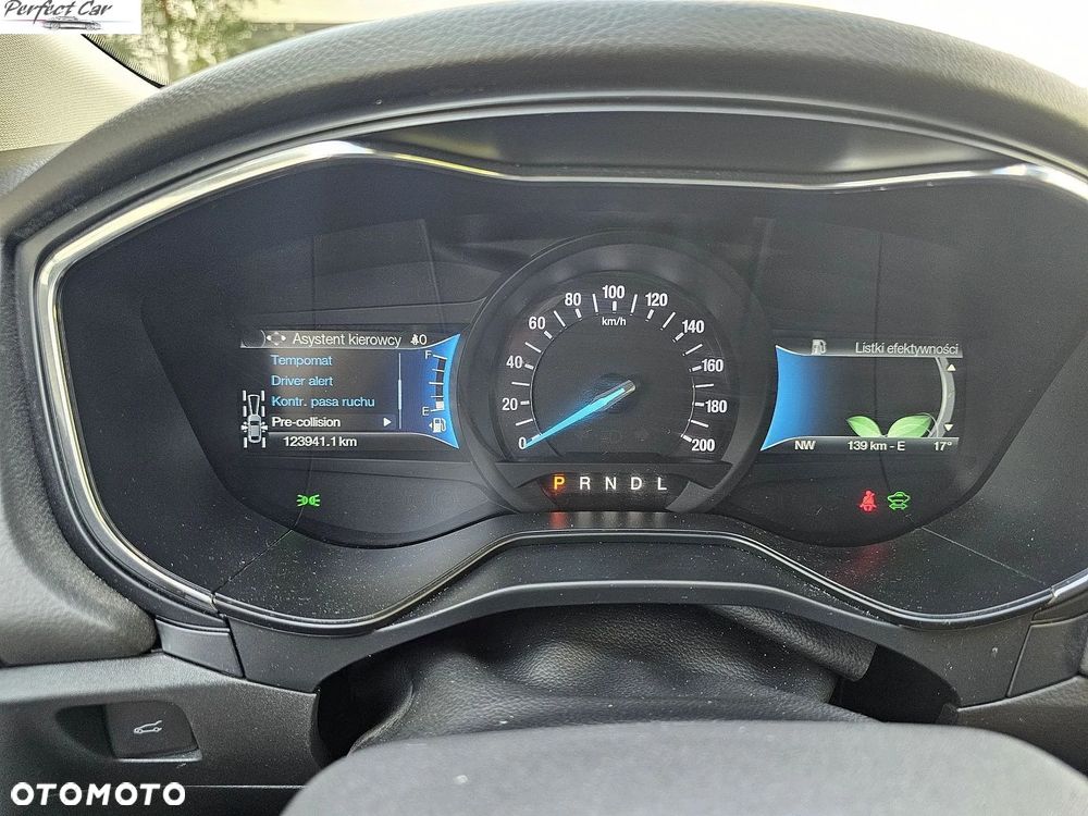 Ford Mondeo 2.0 Hybrid Titanium - 21