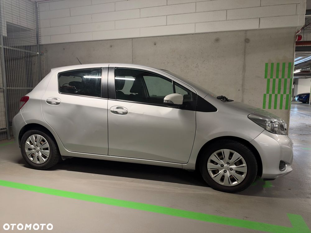 Toyota Yaris - 12