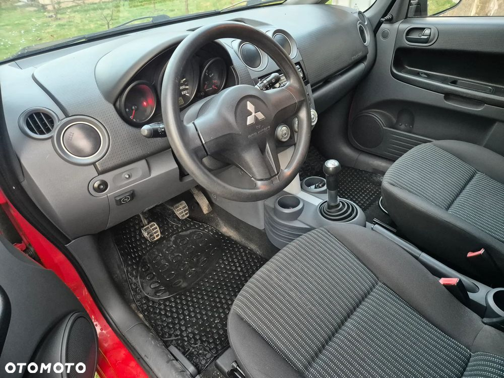 Mitsubishi Colt 1.1 - 17