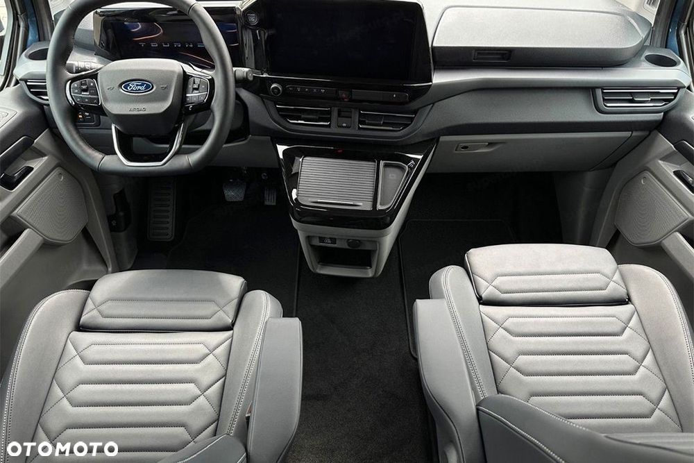 Ford Tourneo Custom - 15