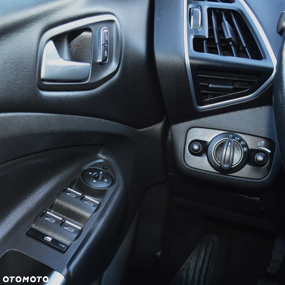Ford Kuga - 18