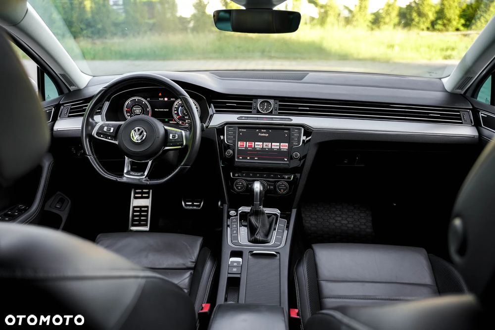 Volkswagen Passat - 28