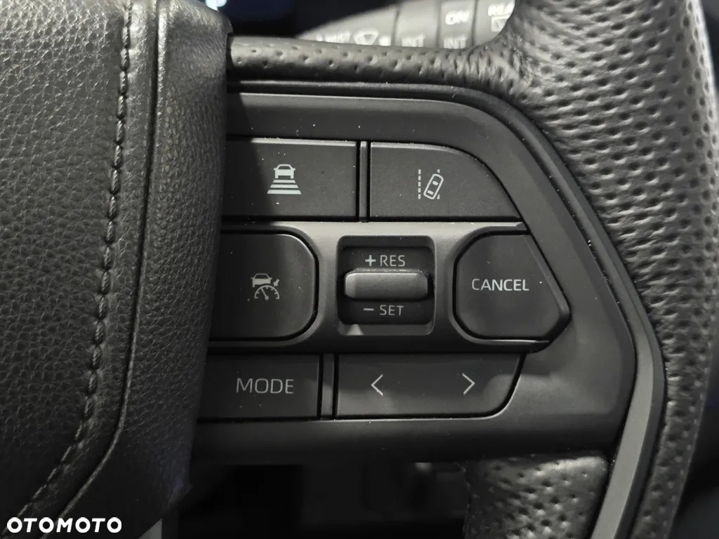 Toyota Sequoia - 14