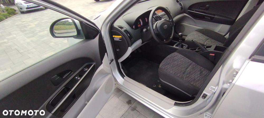 Kia Ceed 1.6 CRDi LX - 9