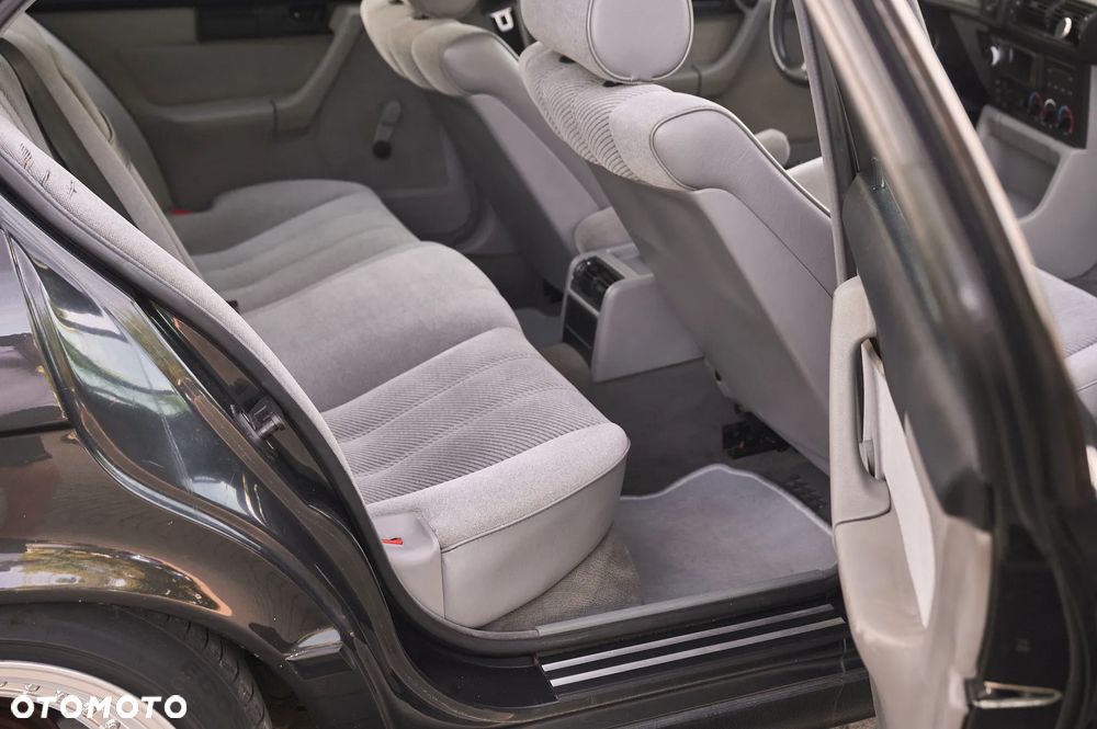 BMW Seria 5 - 32