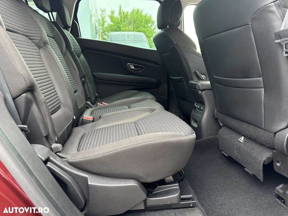 Renault Grand Scenic - 13
