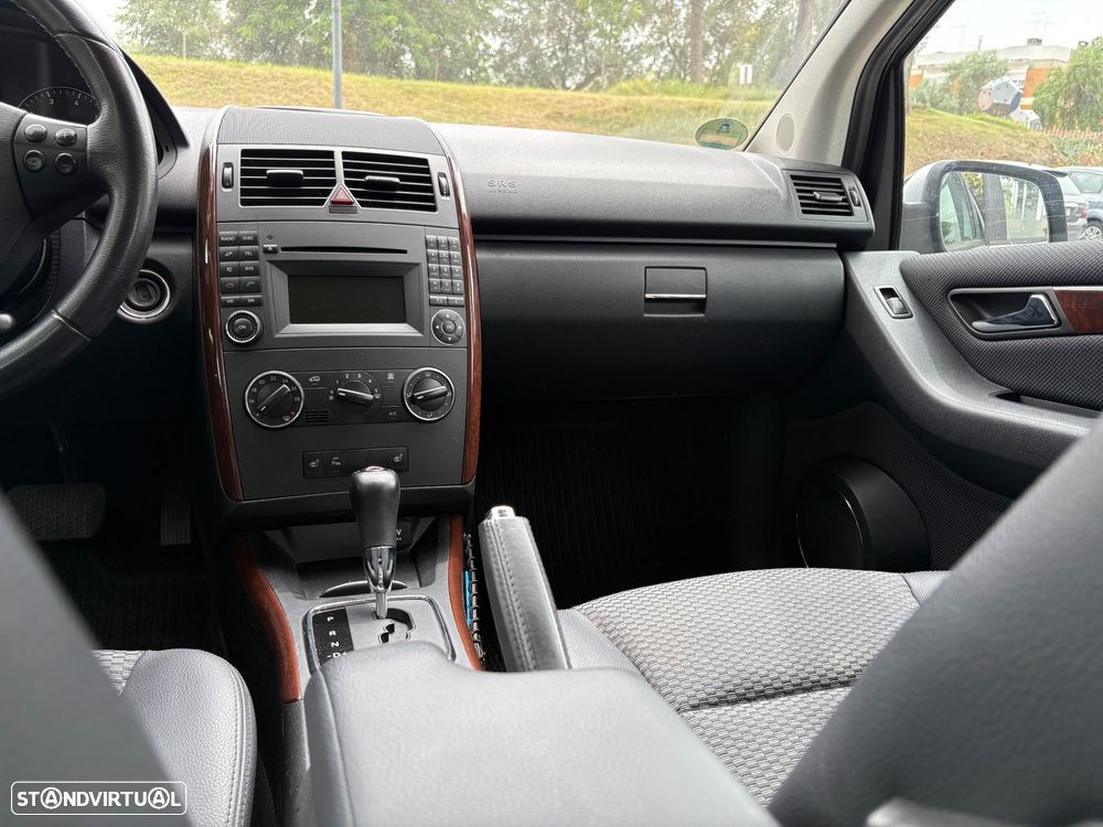 Mercedes-Benz A 180 Autotronic Elegance Special Edition - 10