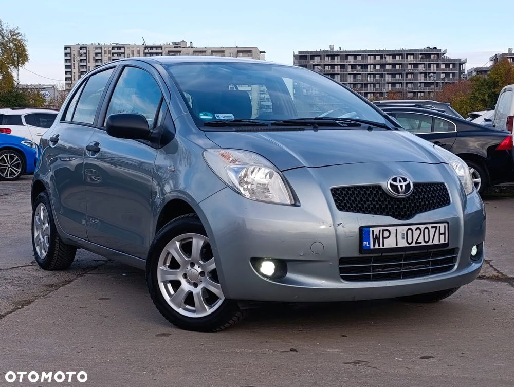 Toyota Yaris 1.3 Luna A/C - 1