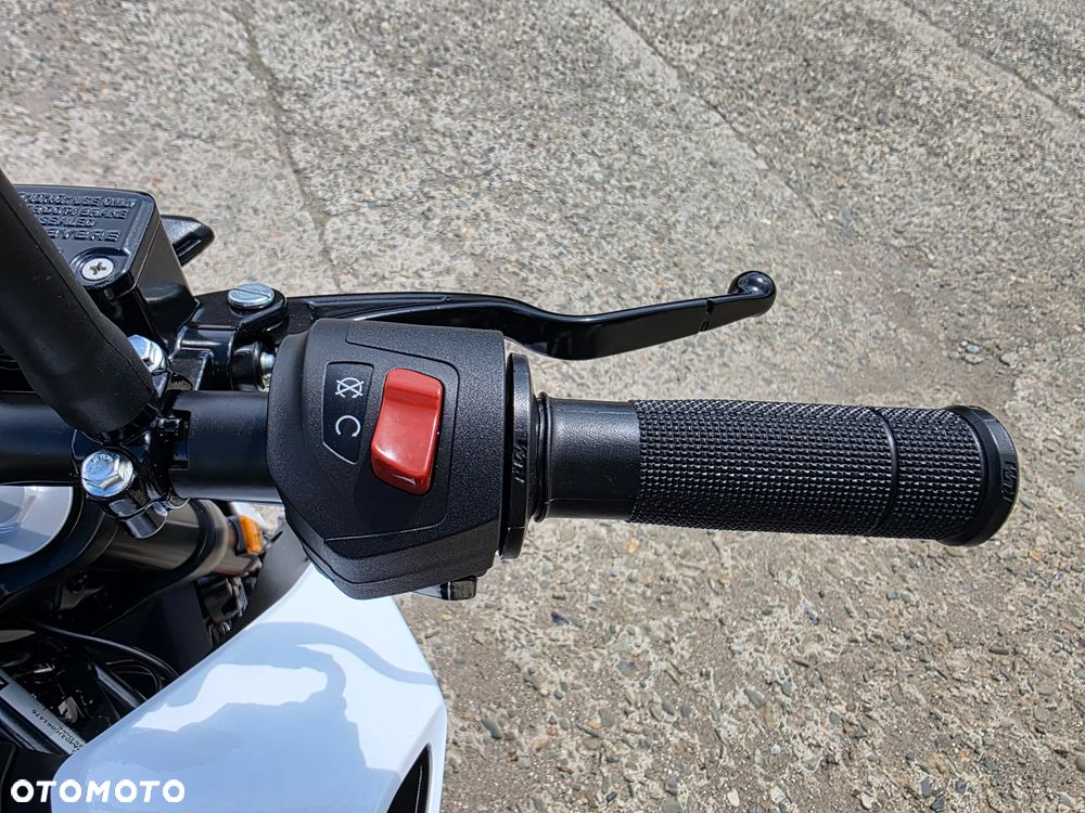 KTM Duke 125 - 24
