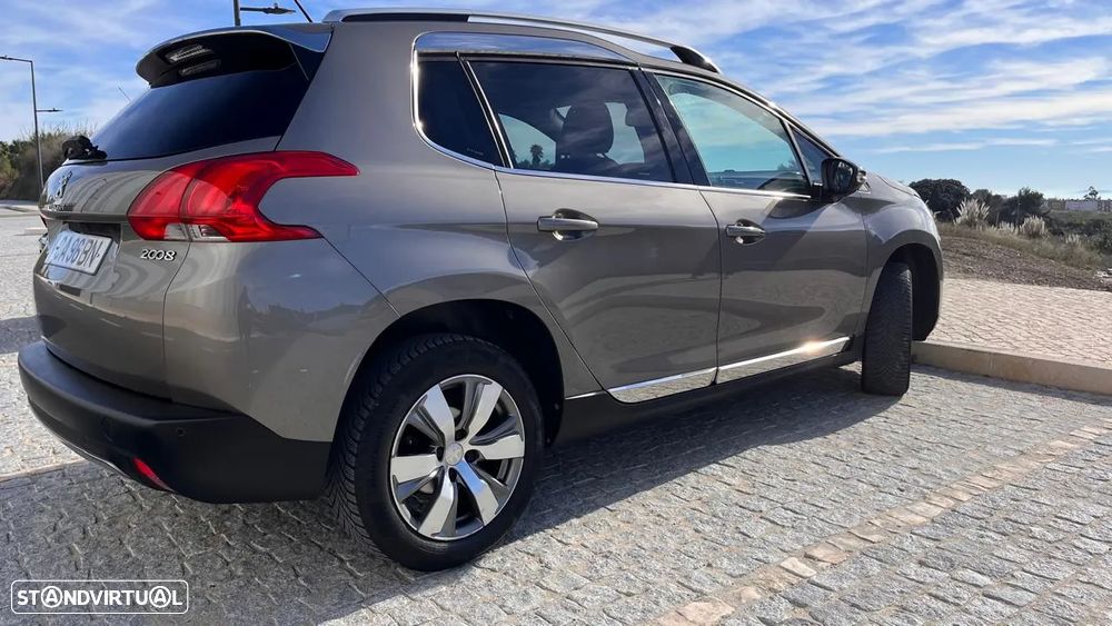 Peugeot 2008 1.2 PureTech Allure - 6