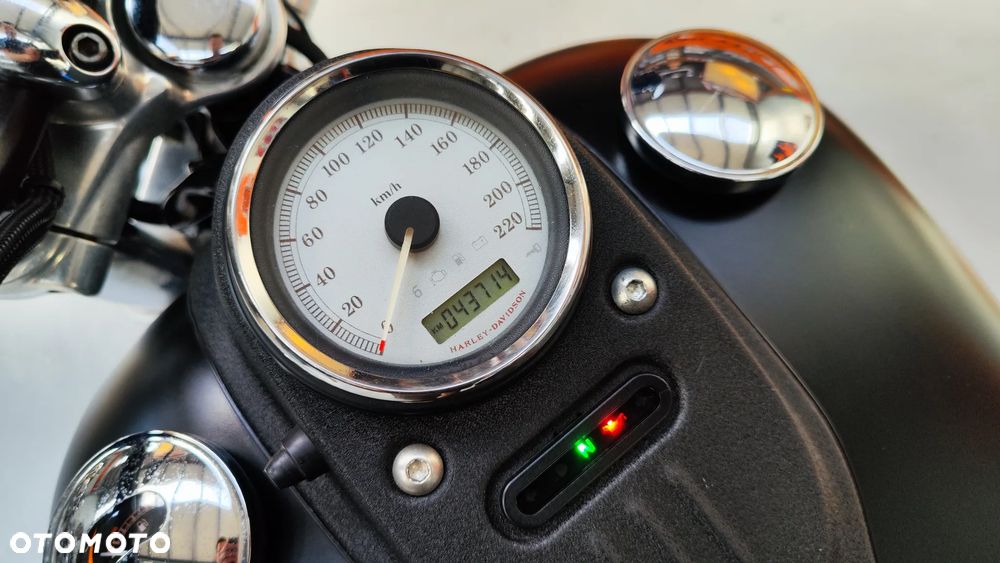 Harley-Davidson Dyna Street Bob - 31