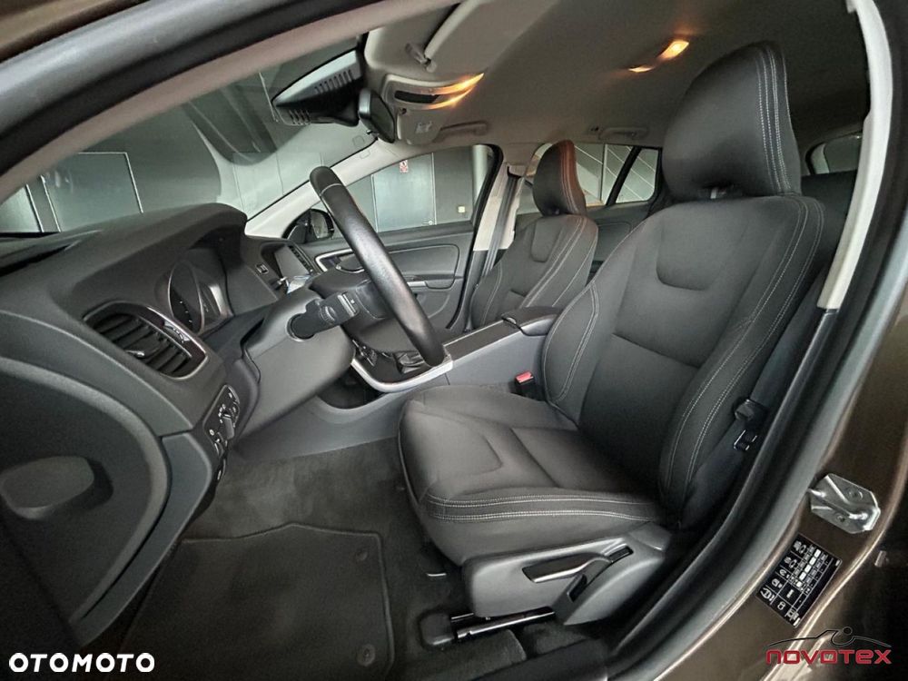 Volvo V60 Cross Country - 9