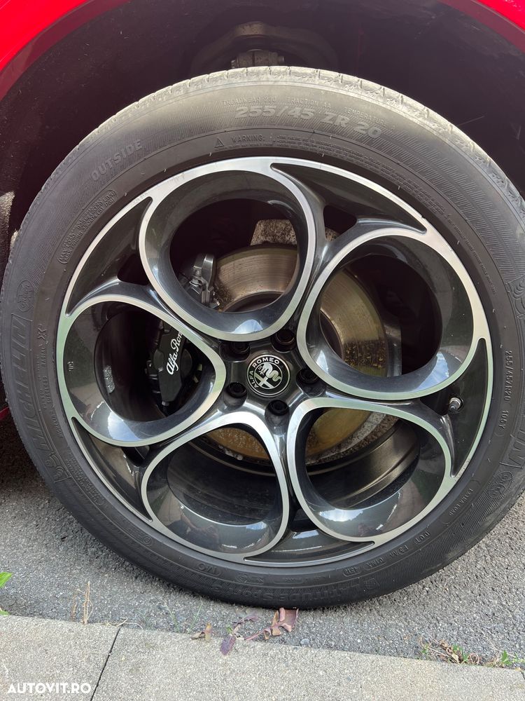 Alfa Romeo Stelvio 2.2 16V AT8 Q4 Veloce - 11