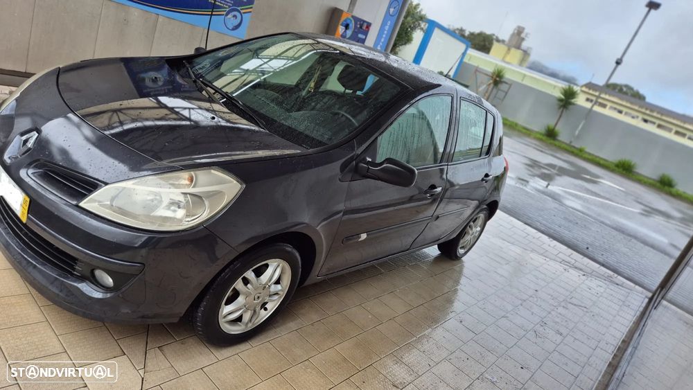 Renault Clio 1.2 16V Confort Authentique - 8