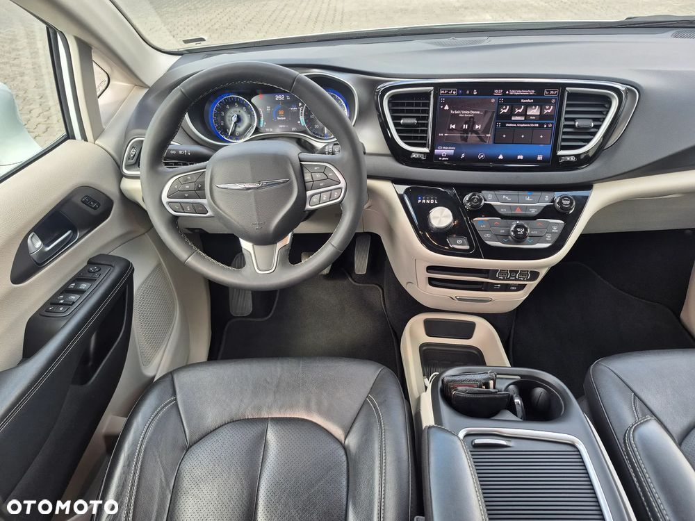 Chrysler Pacifica - 9