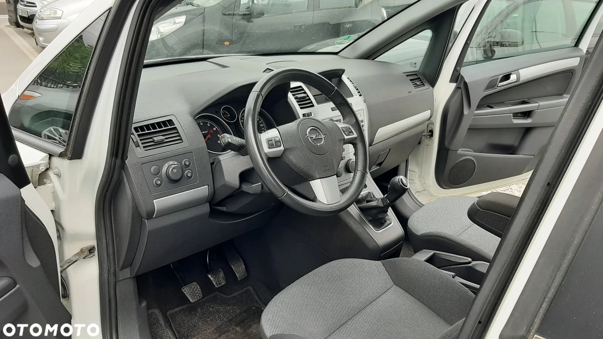 Opel Zafira 1.6 - 6